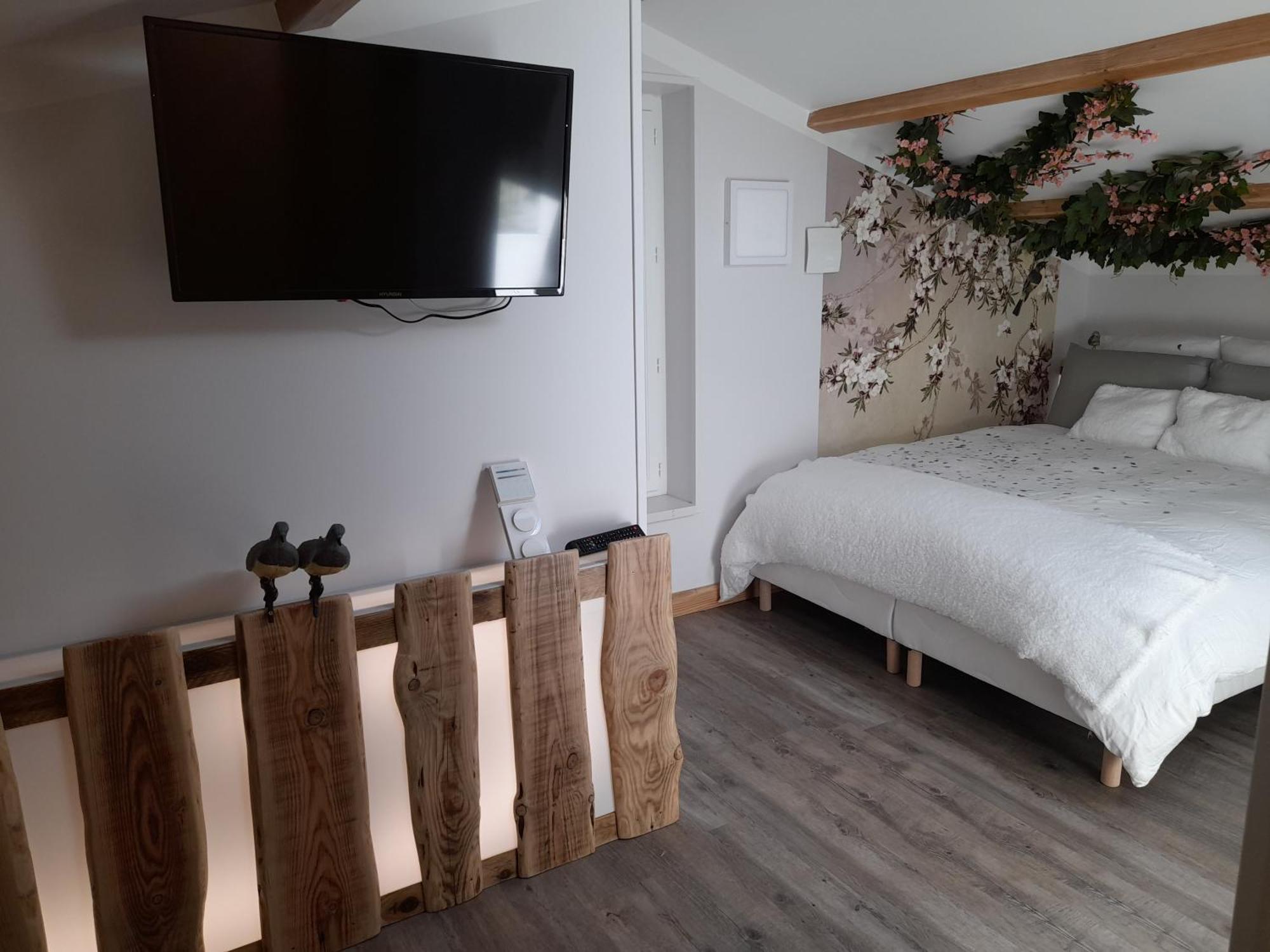 La Maison Du Bonheur, Borne De Recharge Ve 圣伯纳 外观 照片